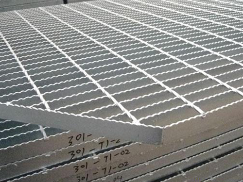 防滑<a href='http://www.xy-hyd.com'>鋼格柵板</a> 防滑鋼<a href='http://www.xy-hyd.com'>格柵板</a>