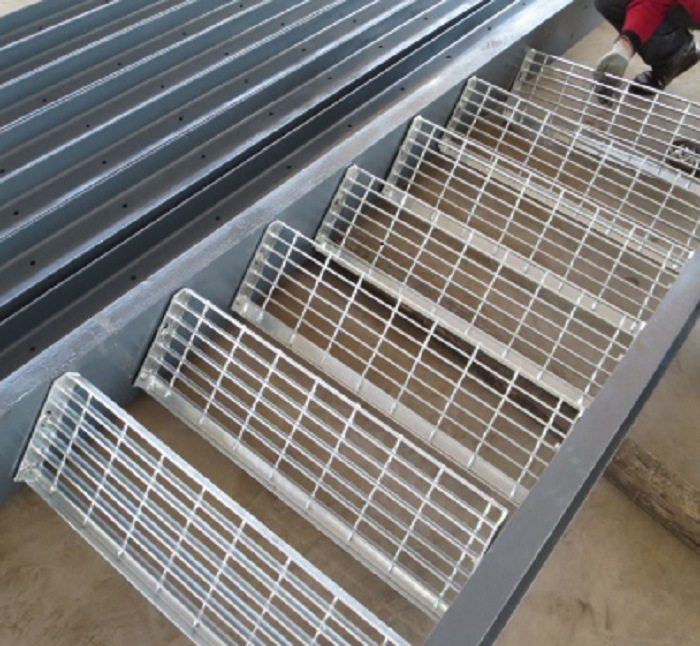 熱鍍鋅鋼格柵踏步板 熱鍍鋅鋼格柵踏步板
