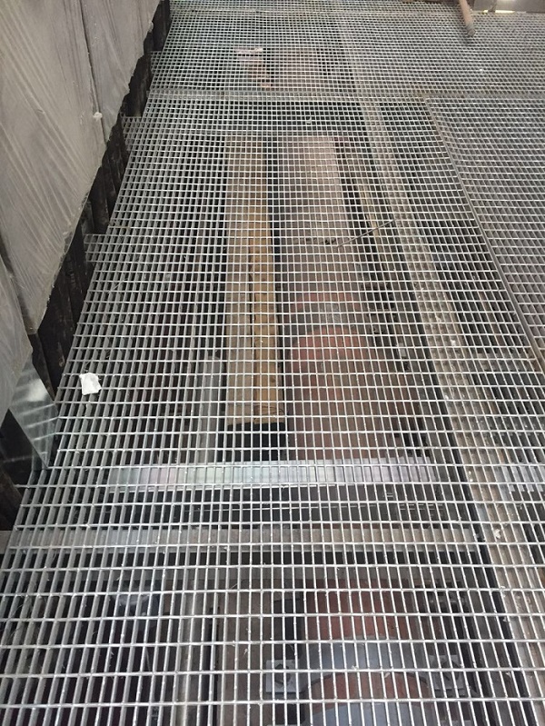 熱鍍鋅鋼格柵板平臺(tái)廠