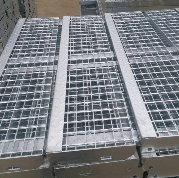 不銹鋼樓梯踏步板