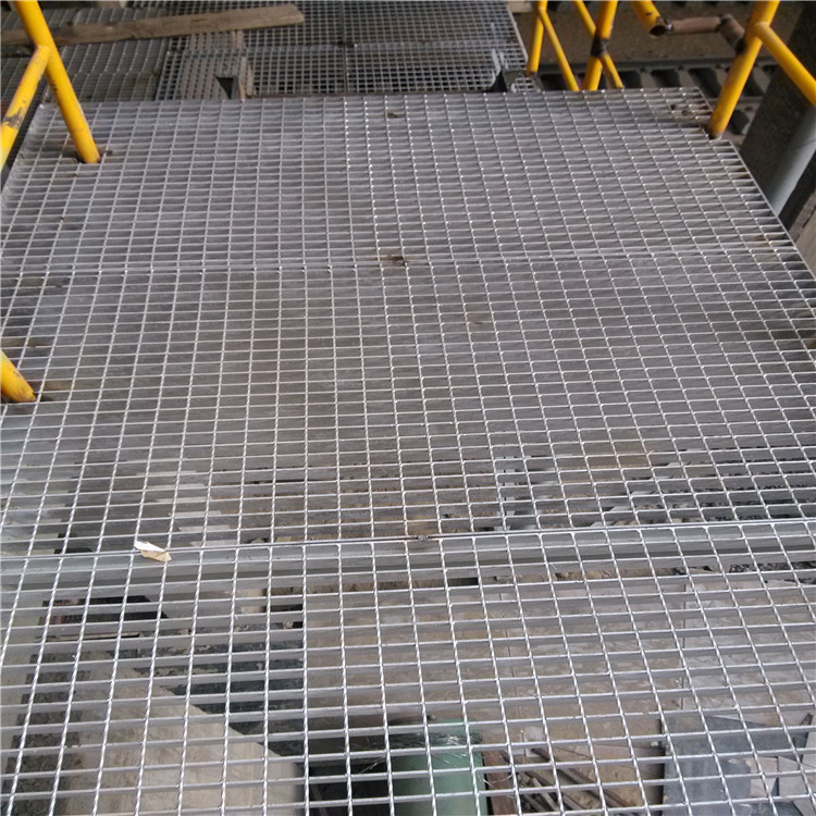 壓焊鍍鋅格柵板平臺(tái) 壓焊鍍鋅格柵板平臺(tái)