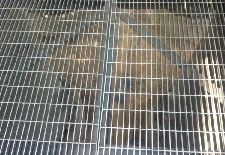 國(guó)標(biāo)鍍鋅格柵板平臺(tái) 國(guó)標(biāo)鍍鋅格柵板平臺(tái)