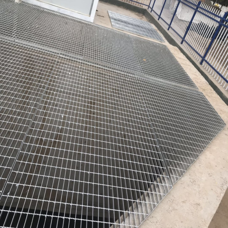 熱鍍鋅網(wǎng)格柵板平臺 熱鍍鋅網(wǎng)格柵板平臺