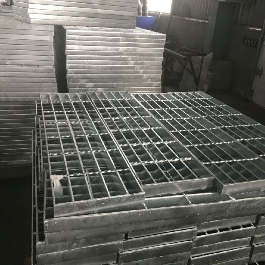 平臺鍍鋅網(wǎng)格柵板