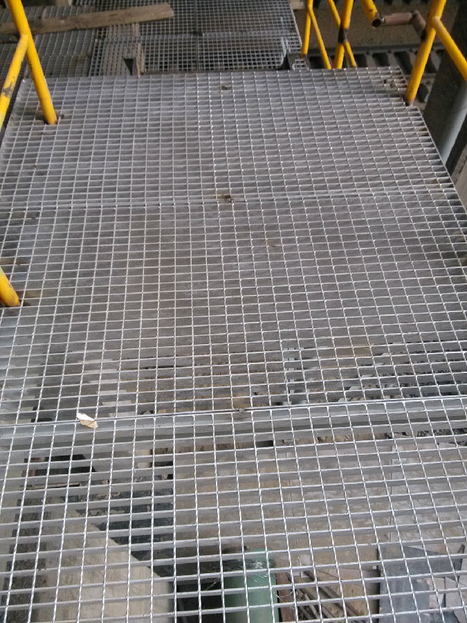 對(duì)插鋼格柵板麻花鋼鋼格柵板