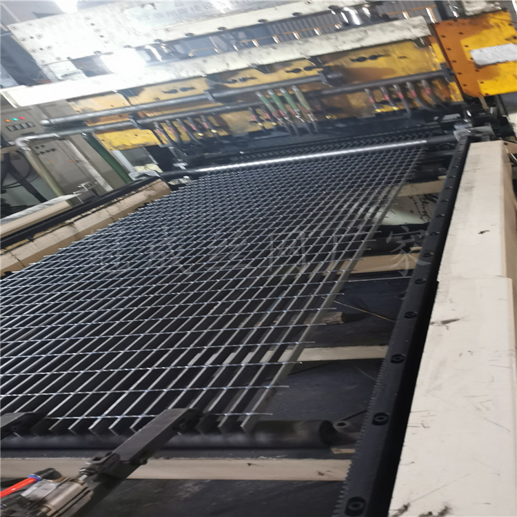 壓焊鍍鋅格柵板平臺(tái) 壓焊鍍鋅格柵板平臺(tái)